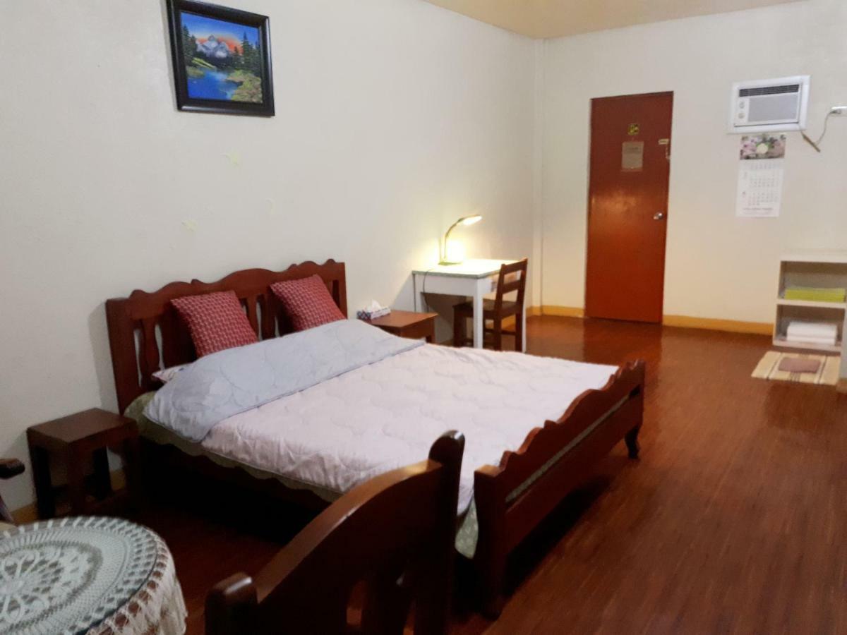 Minine Guesthouse Silang Exterior foto