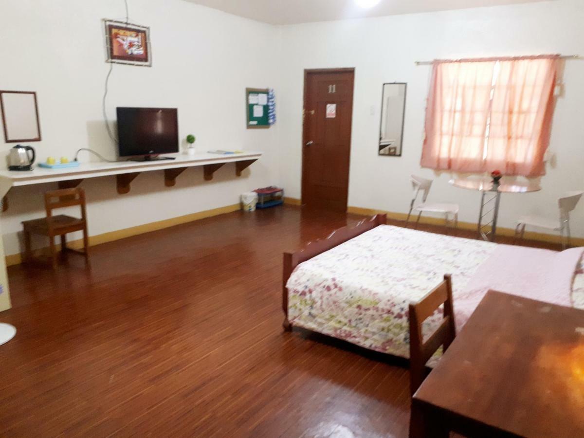 Minine Guesthouse Silang Exterior foto