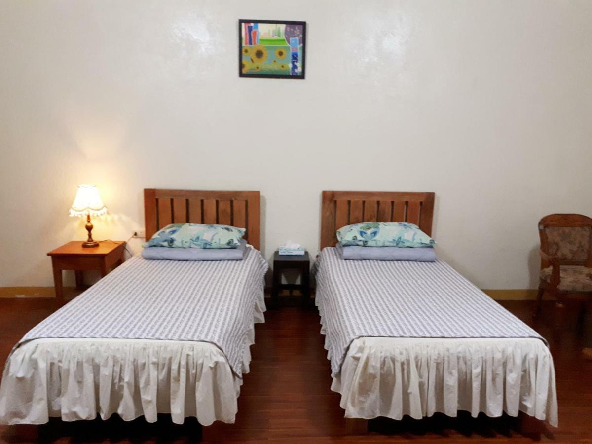 Minine Guesthouse Silang Exterior foto